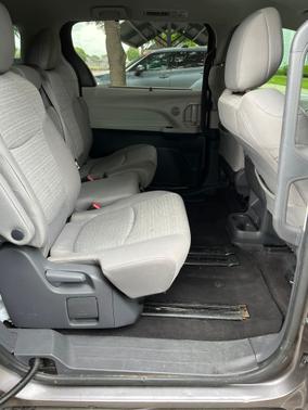 2021 Toyota Sienna LE 8 Passenger