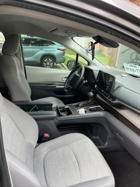 2021 Toyota Sienna LE 8 Passenger