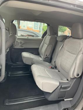 2021 Toyota Sienna LE 8 Passenger