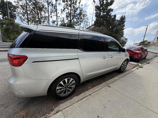 Silver 2015 Kia Sedona SX