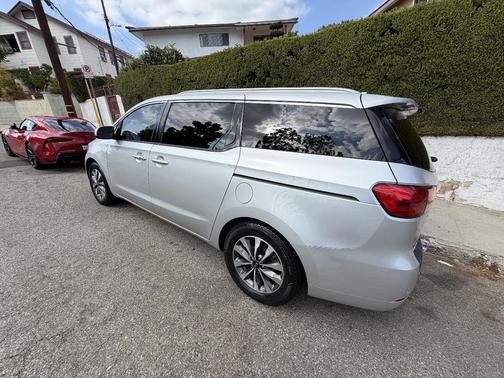 Silver 2015 Kia Sedona SX