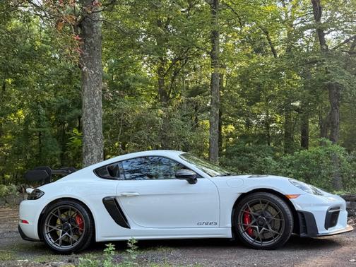2023 Porsche 718 Cayman GT4 RS
