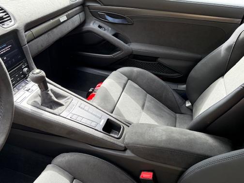 2023 Porsche 718 Cayman GT4 RS