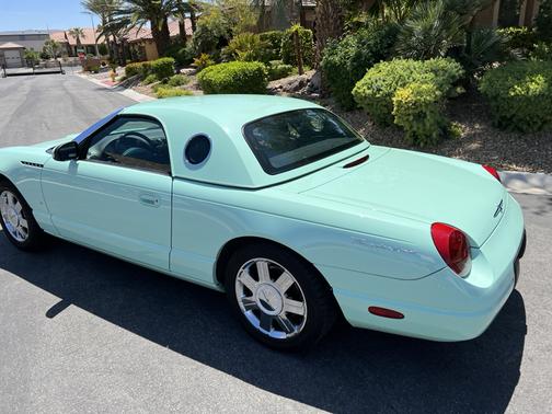 Green 2004 Ford Thunderbird Deluxe