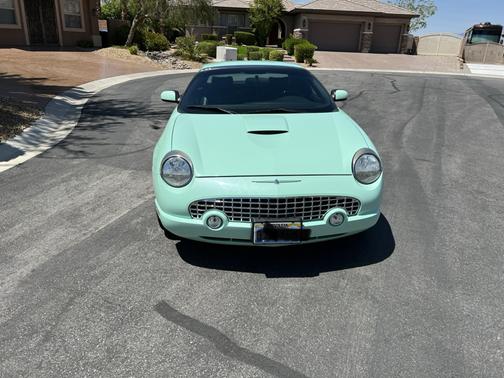 Green 2004 Ford Thunderbird Deluxe