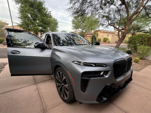 2023 BMW X7 M60i