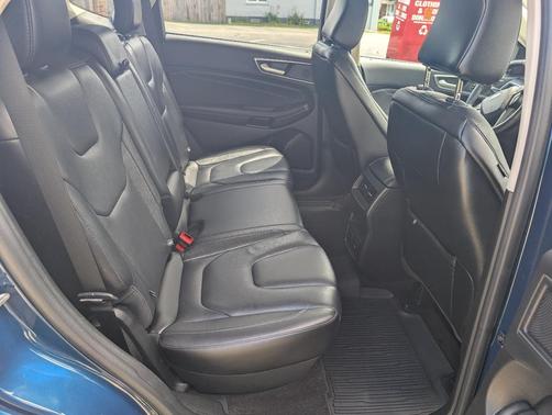 Green 2020 Ford Edge Titanium