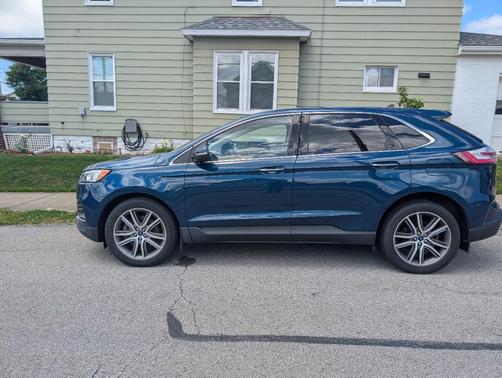 Green 2020 Ford Edge Titanium