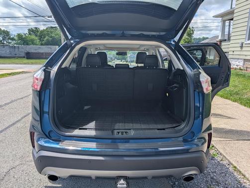Green 2020 Ford Edge Titanium