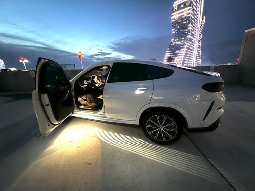 White 2022 BMW X6 xDrive40i