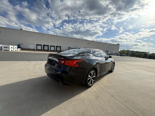 Black 2016 Nissan Maxima 3.5 Platinum