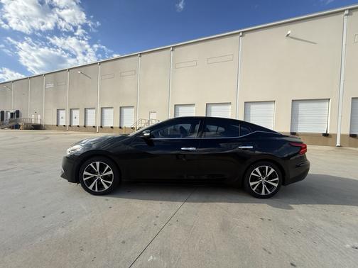 Black 2016 Nissan Maxima 3.5 Platinum