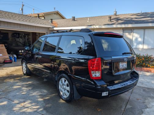 2008 Hyundai Entourage GLS