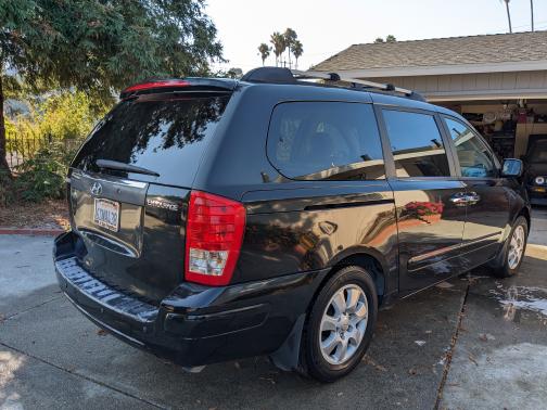 2008 Hyundai Entourage GLS