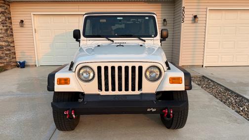 White 2004 Jeep Wrangler Rubicon