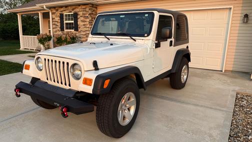 White 2004 Jeep Wrangler Rubicon