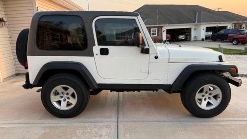 White 2004 Jeep Wrangler Rubicon