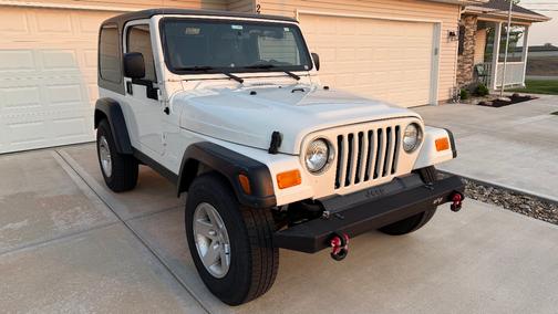 White 2004 Jeep Wrangler Rubicon