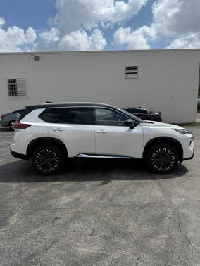 2025 Nissan Rogue Platinum