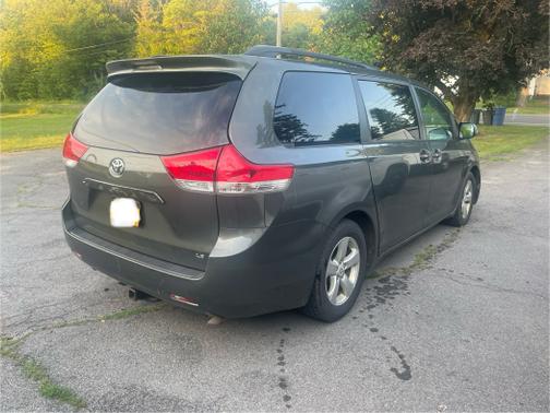 2013 Toyota Sienna LE