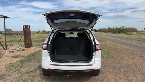 White 2017 Chevrolet Traverse 1LT