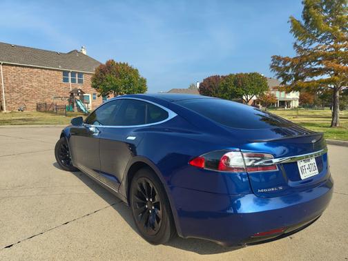 2018 Tesla Model S 75D