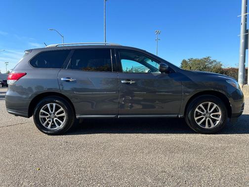 Gray 2013 Nissan Pathfinder SV