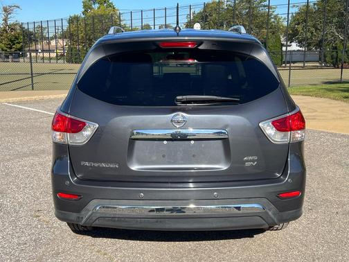 Gray 2013 Nissan Pathfinder SV