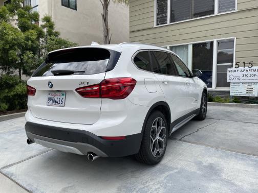 Photo 4 of 9 of 2017 BMW X1 xDrive 28i