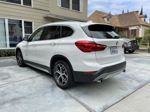 Photo 5 of 9 of 2017 BMW X1 xDrive 28i