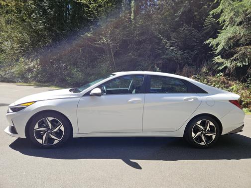 2023 Hyundai ELANTRA HEV Limited