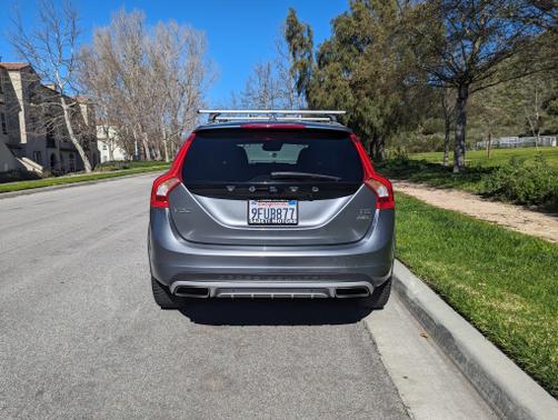 2016 Volvo V60 Cross Country T5 Platinum