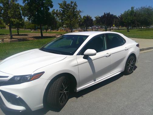 White 2023 Toyota Camry SE