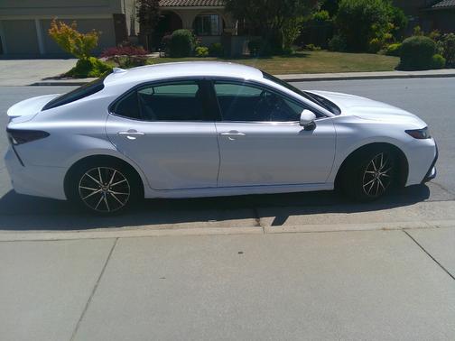 White 2023 Toyota Camry SE