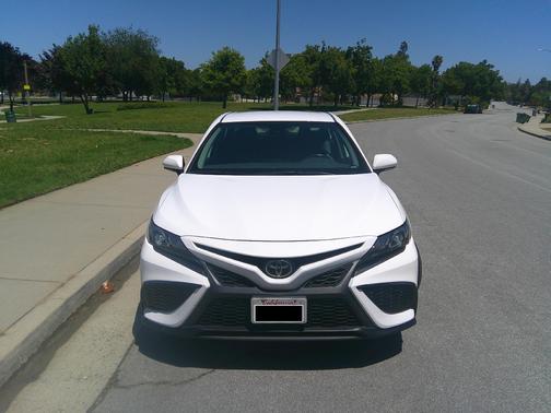White 2023 Toyota Camry SE
