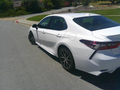 White 2023 Toyota Camry SE