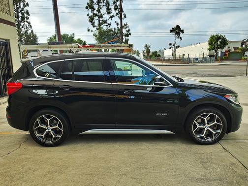 Black 2018 BMW X1 xDrive28i