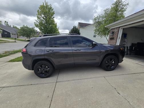2023 Jeep Cherokee Altitude Lux