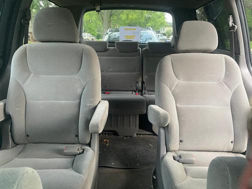 Silver 2009 Honda Odyssey LX