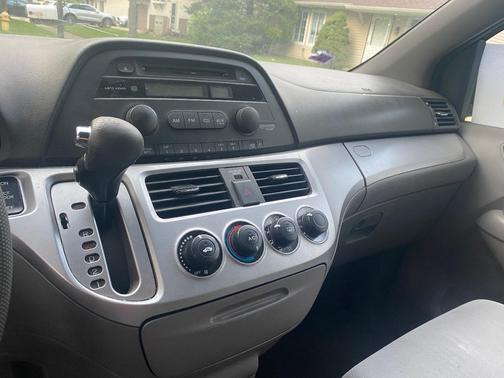Silver 2009 Honda Odyssey LX
