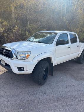 White 2014 Toyota Tacoma Base