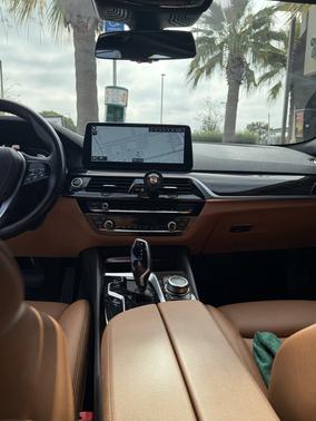 Black 2022 BMW 530e Base