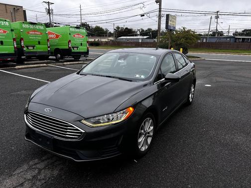 Gray 2019 Ford Fusion Hybrid SE