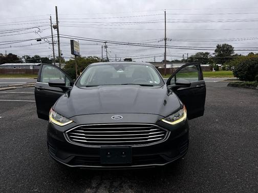 Gray 2019 Ford Fusion Hybrid SE