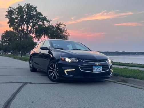 Black 2018 Chevrolet Malibu LT