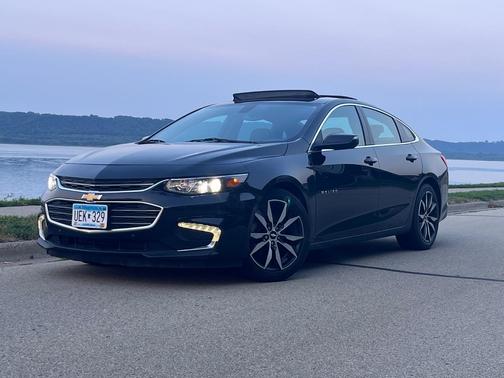Black 2018 Chevrolet Malibu LT