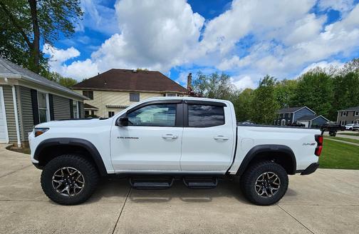 White 2023 Chevrolet Colorado ZR2