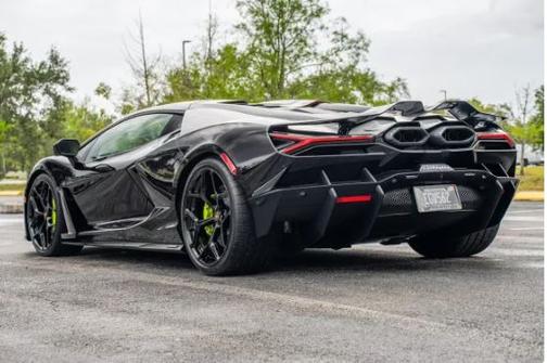 2024 Lamborghini Revuelto Base