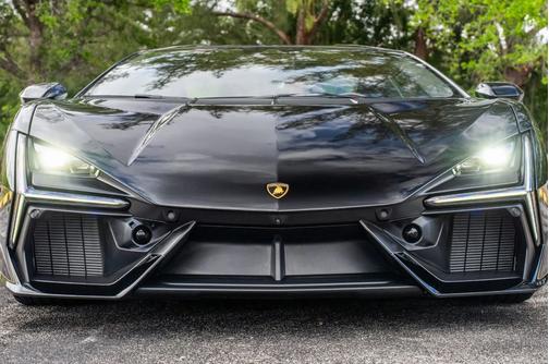 2024 Lamborghini Revuelto Base