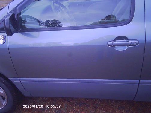 1999 Toyota Sienna LE